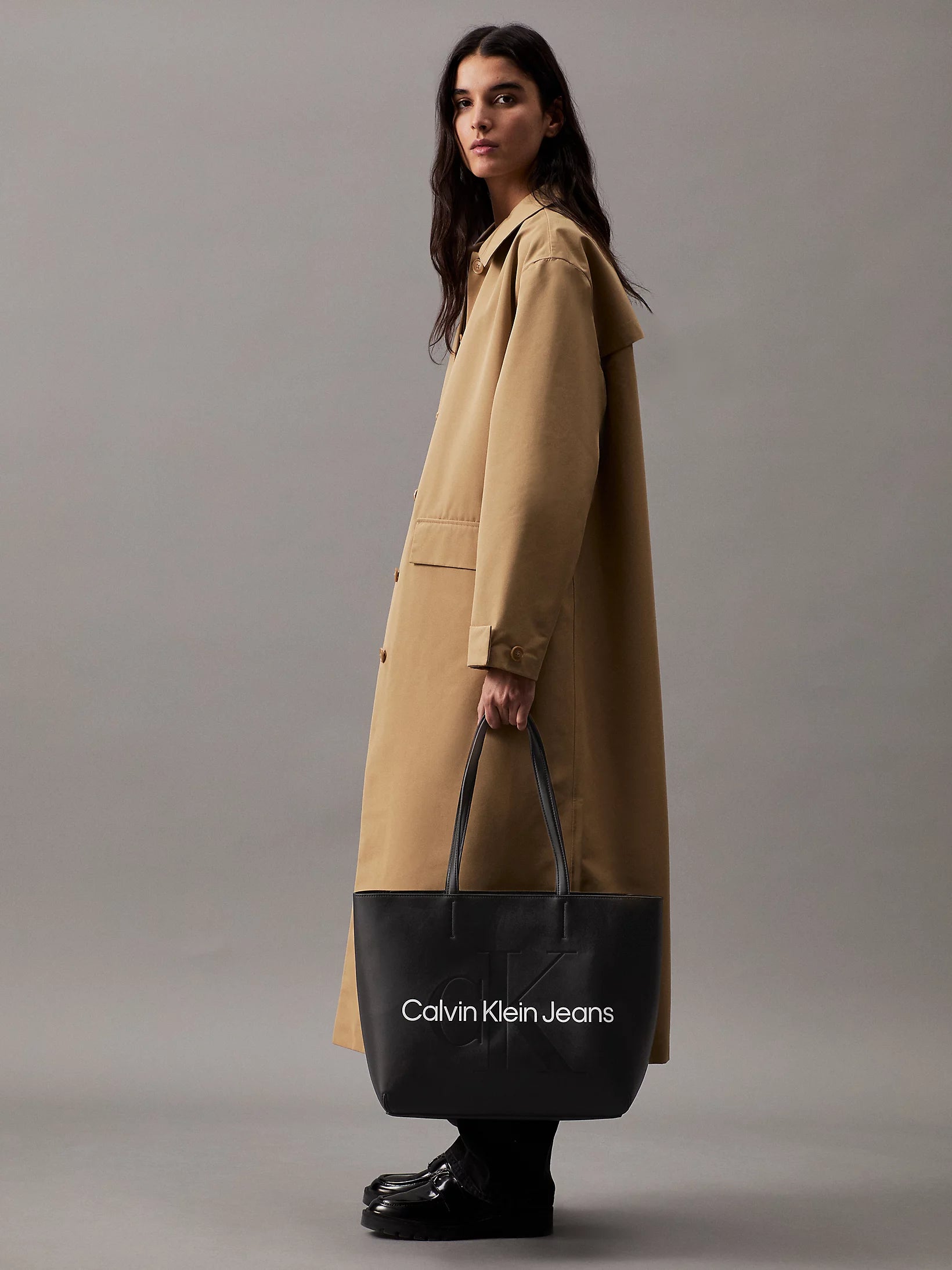Calvin Klein Shopper29