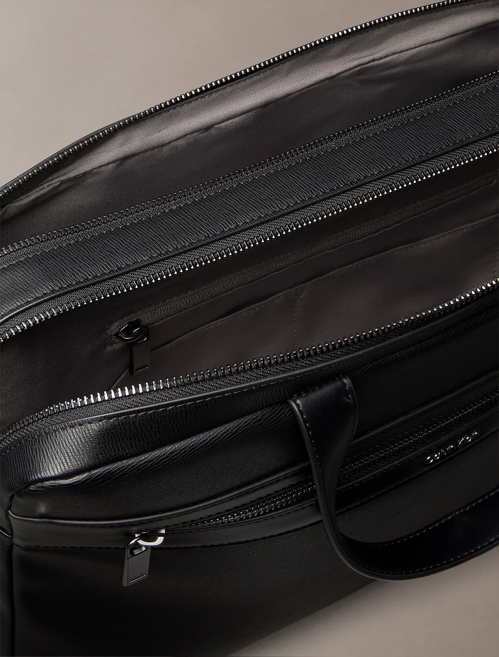 Calvin Klein Zip Commuter