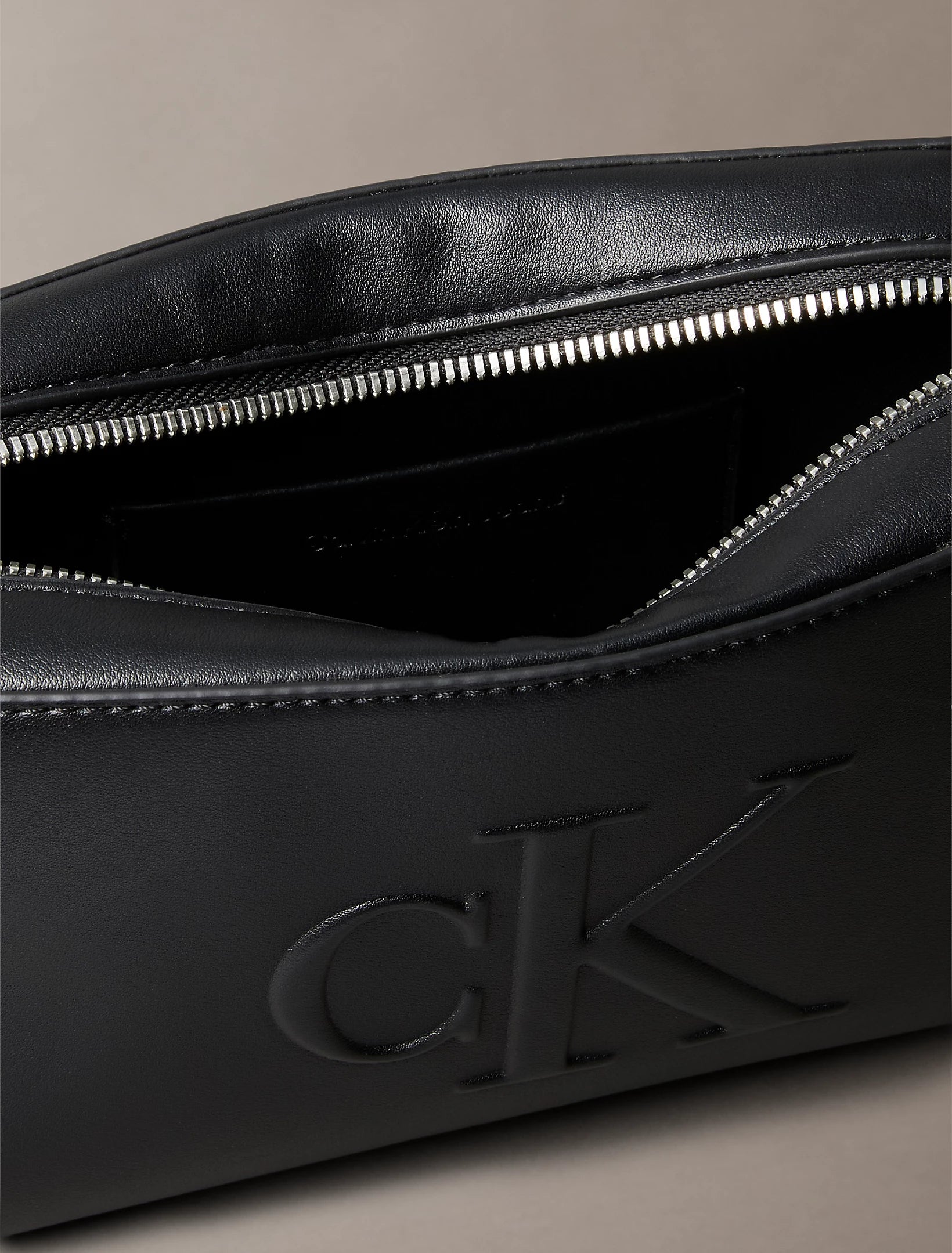 Calvin Klein Sculpted EW