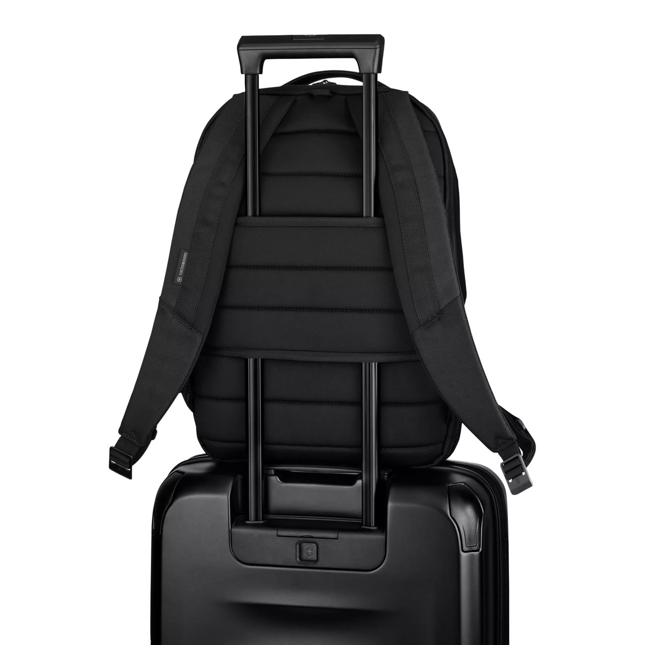 Victorinox Altmont Professional Compact